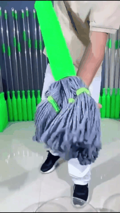 Self-twisting Water Rotating Mop